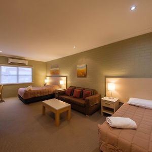 Queen Double Foldout & Single Room